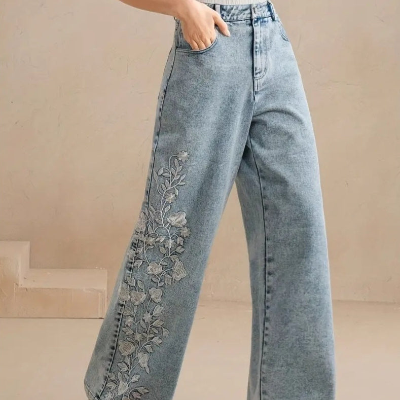 Women's Plus Size Embroidered Stretch Jeans
